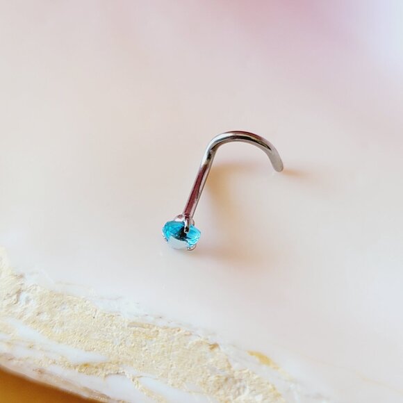18G Light blue heart nose screw nostil piercing jewelry prong set CZ gem - Picture 2 of 5